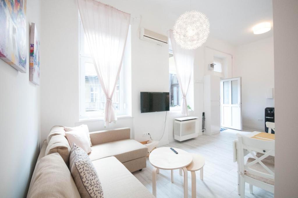 Cs3 Csanyi Apartment Budapest Eksteriør billede